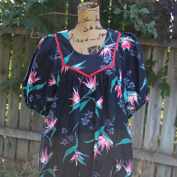 Vtg Made in Hawaii Black Multi Floral MuuMuu Ruffle Hem Midi Dress Women's L/XL - Picture 2 of 7